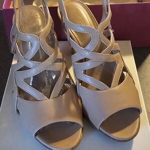 Naturalizer Beige/Nude Strappy Heels